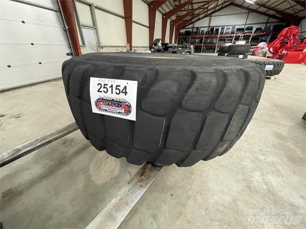  20.5xR25 Dæk på fælg Pneus