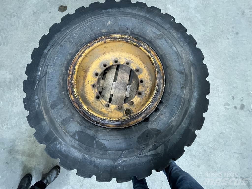  20.5xR25 Dæk på fælg Pneus