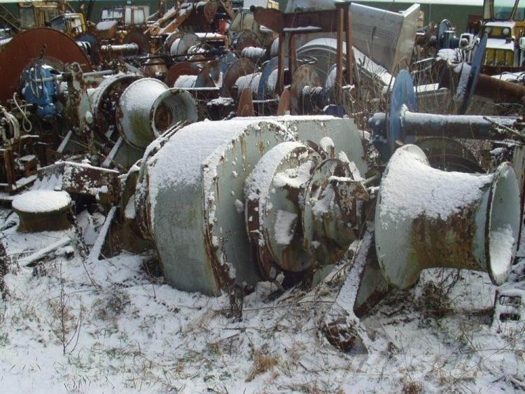  Ankerspil ex. Hvidbjørn Guinchos, elevadores e elevações de materiais
