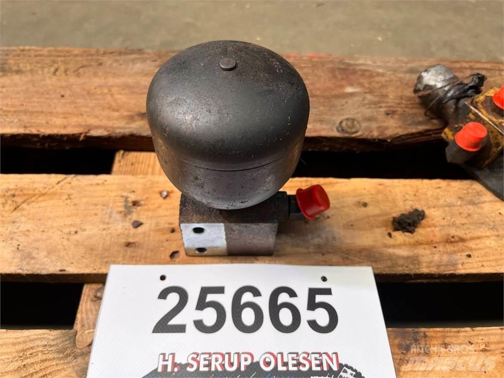 CAT 323D accumulator Hidráulica