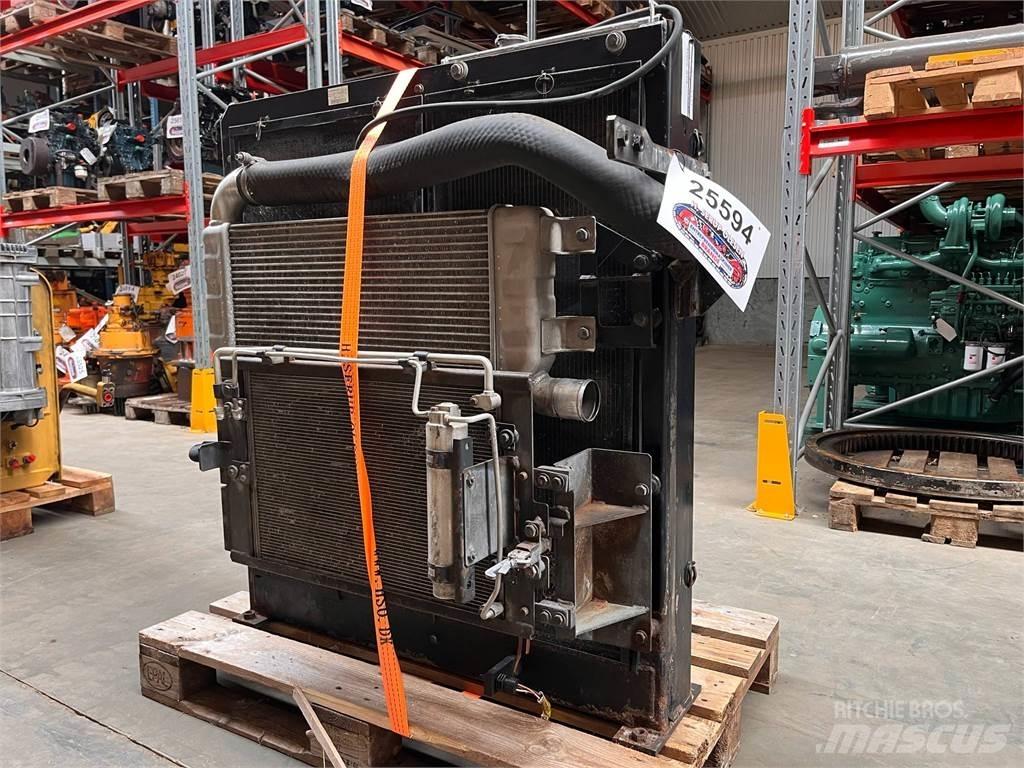 CAT 323D køler Motores