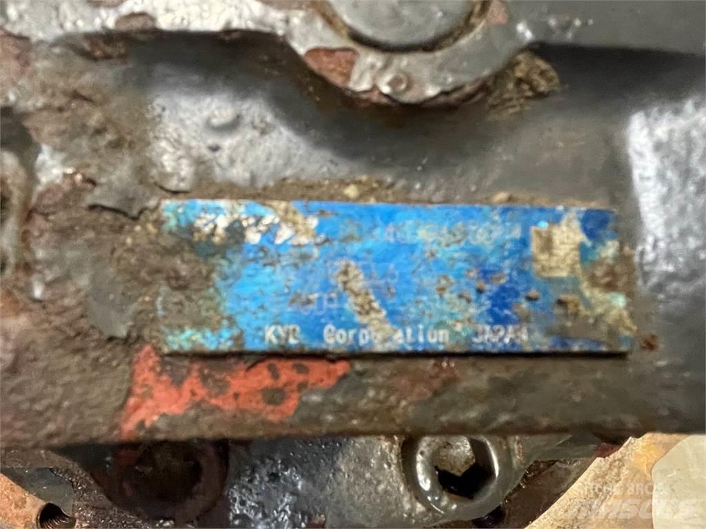 New Holland E485B Køregear Transmissăo