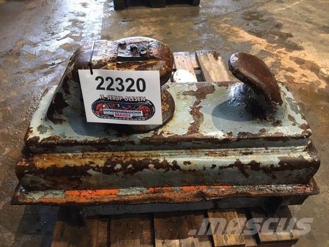  Rulleklyds med konsol Unidades Motores Marítimos