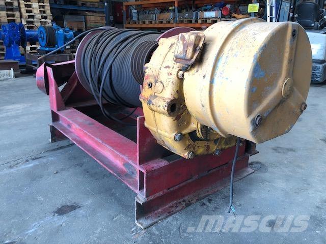  Spil med gear Guinchos, elevadores e elevações de materiais
