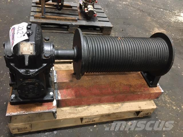  Spil - udv. 1:34 Guinchos, elevadores e elevações de materiais
