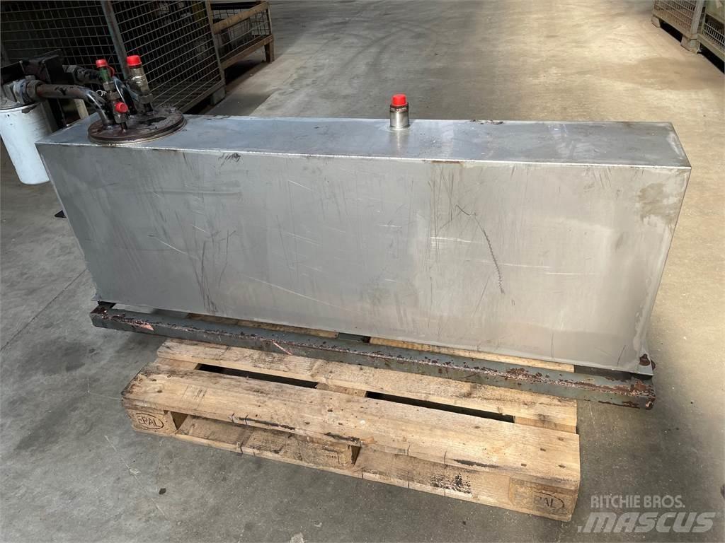  Tank, rustfri - ca. 200 Ltr. Outros componentes