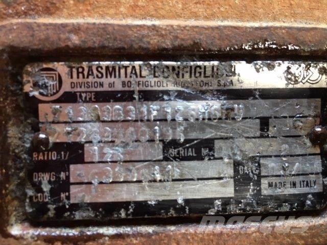Volvo EC340 Køregear Transmissăo