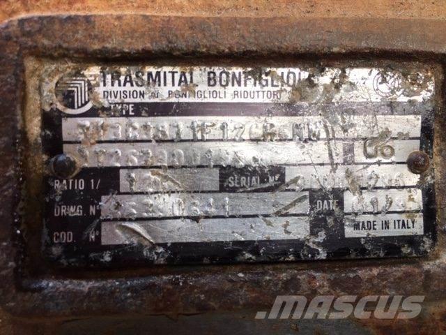 Volvo EC340 Køregear Transmissăo