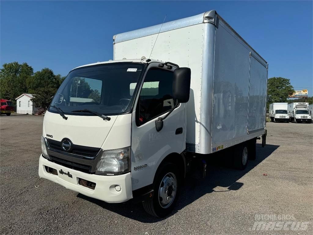 Hino 195 Caminhões de caixa fechada