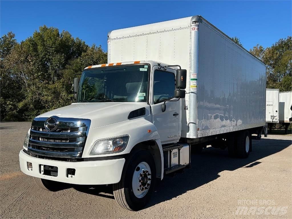Hino 268 Caminhões de caixa fechada