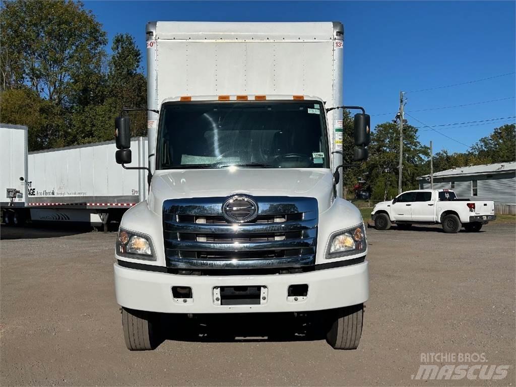 Hino 268 Caminhões de caixa fechada