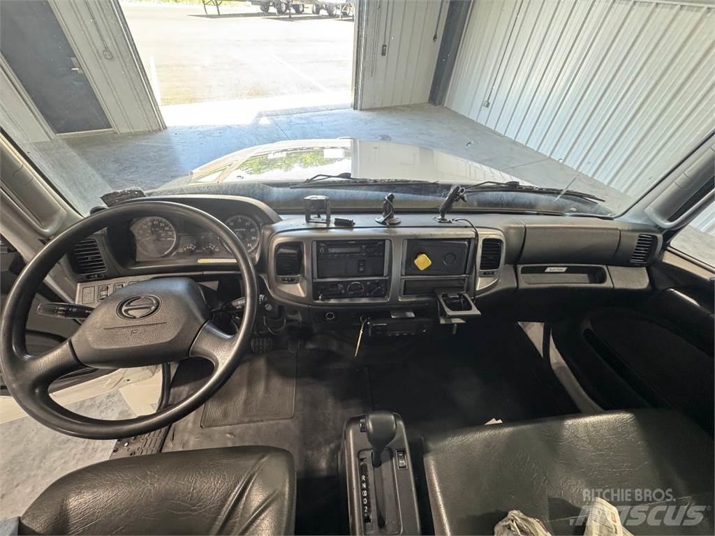 Hino 268 Caminhões caixa temperatura controlada