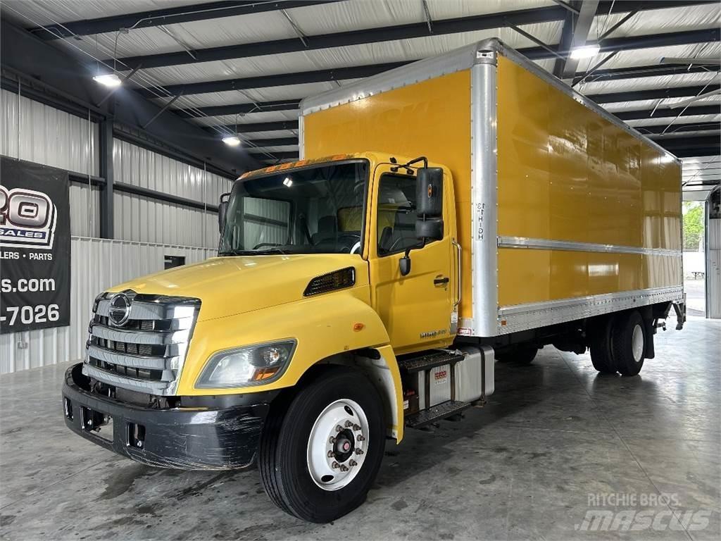 Hino 268 Caminhões de caixa fechada