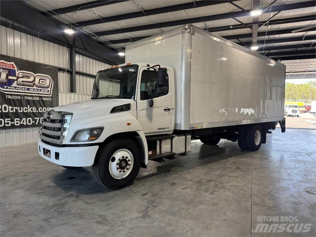 Hino 268A Caminhões de caixa fechada