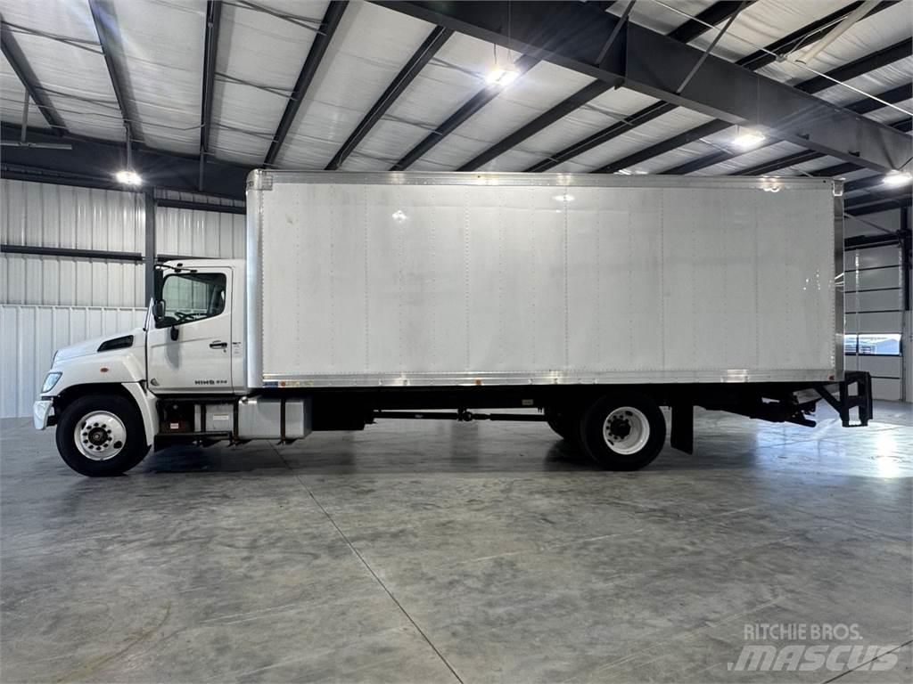Hino 268A Caminhões de caixa fechada