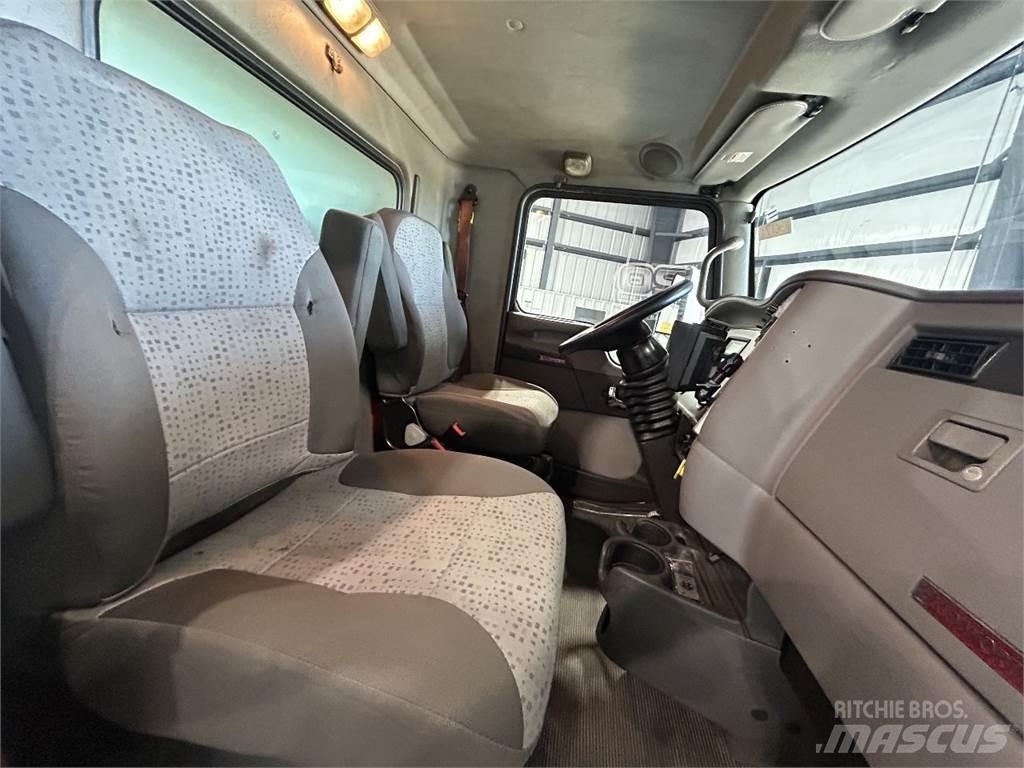 Kenworth T270 Caminhões de caixa fechada