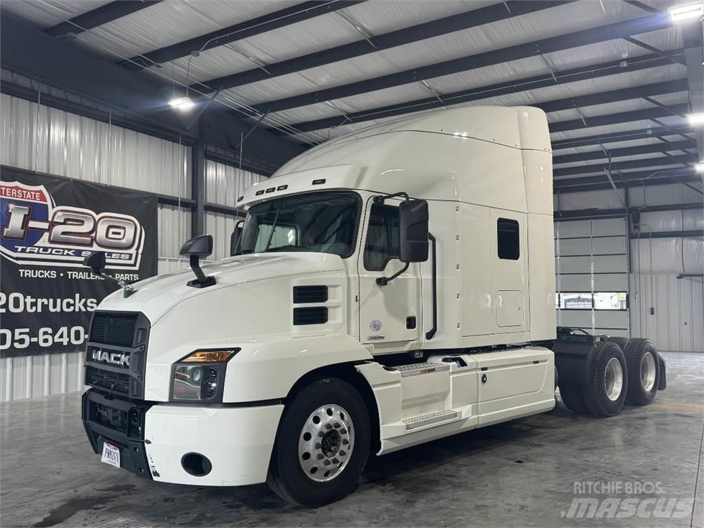 Mack AN64T Cavalos Mecânicos