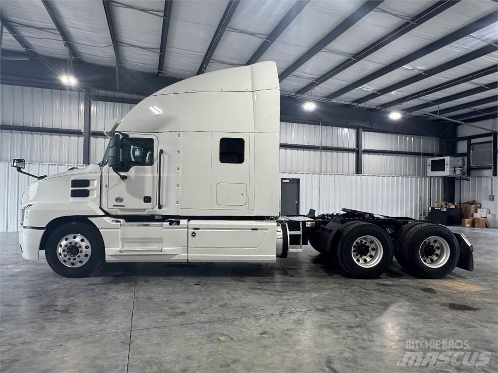 Mack AN64T Cavalos Mecânicos