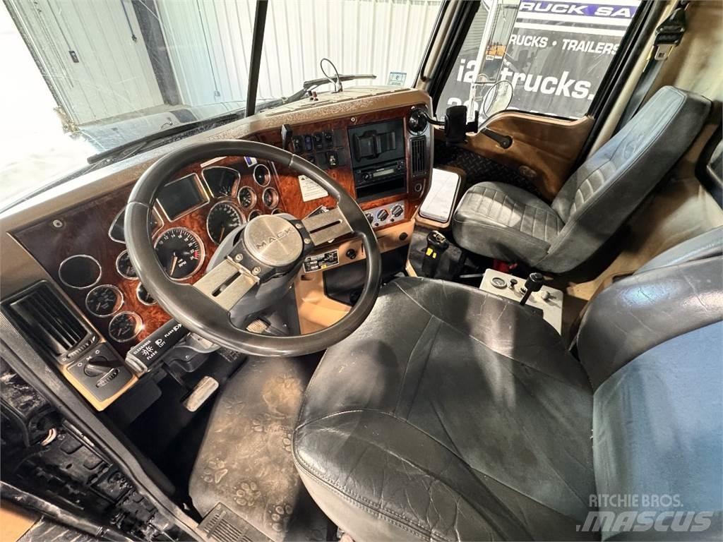 Mack GU713 Camiões basculantes