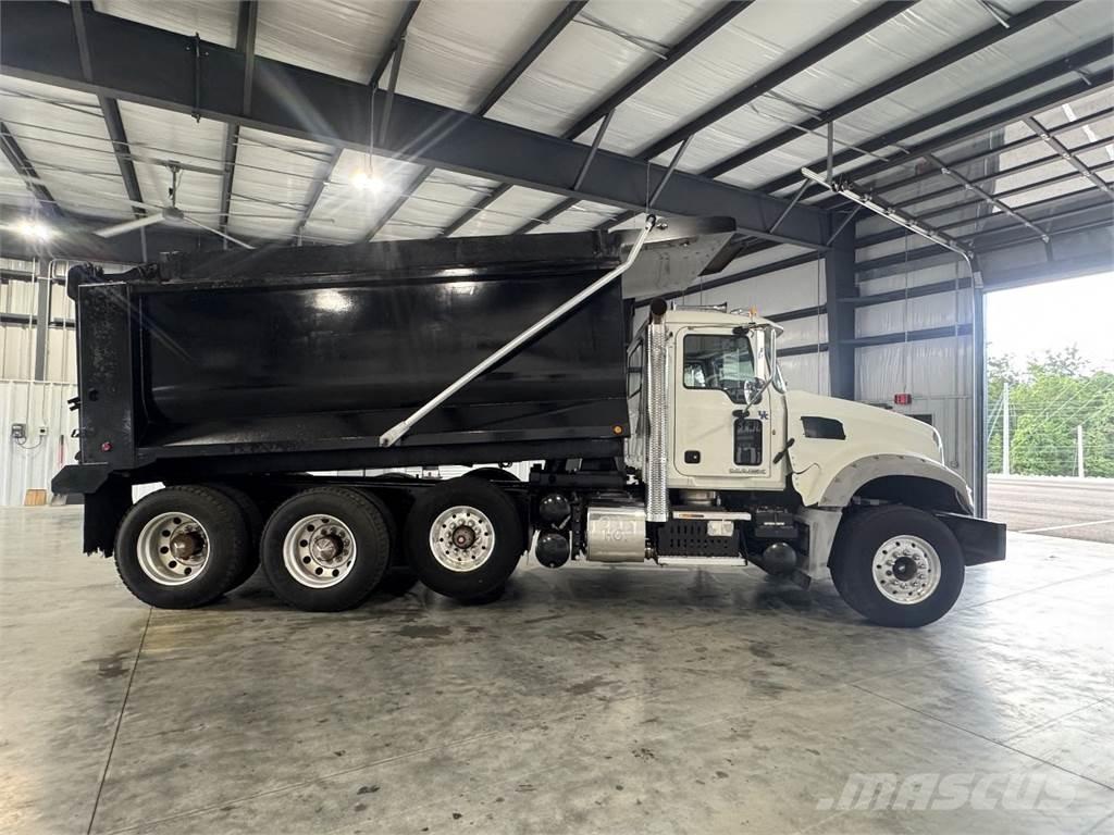 Mack GU713 Camiões basculantes