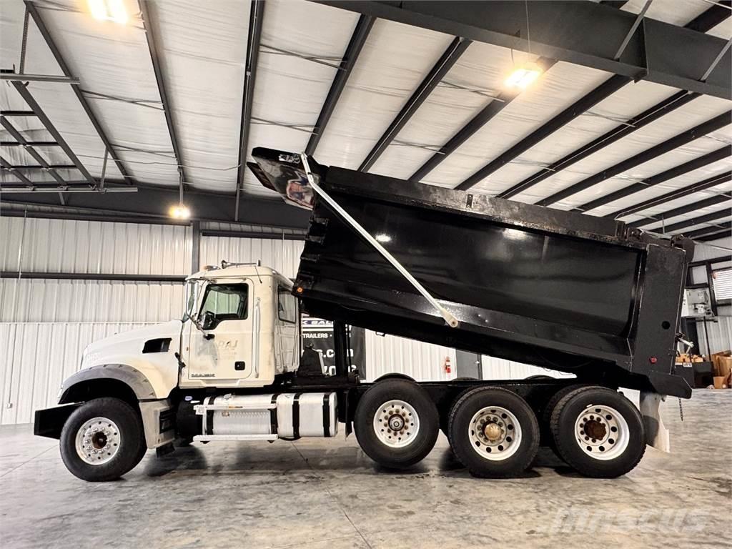 Mack GU713 Camiões basculantes