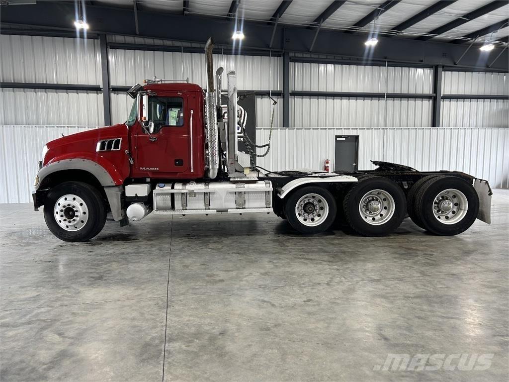 Mack GU713 Cavalos Mecânicos