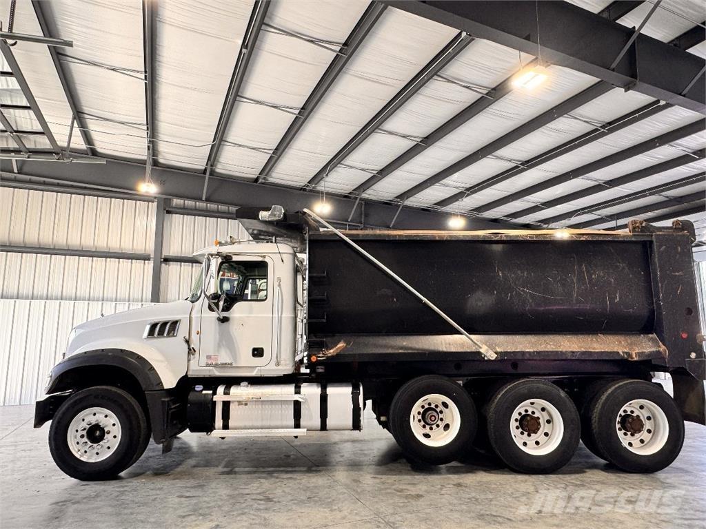 Mack GU713 Camiões basculantes