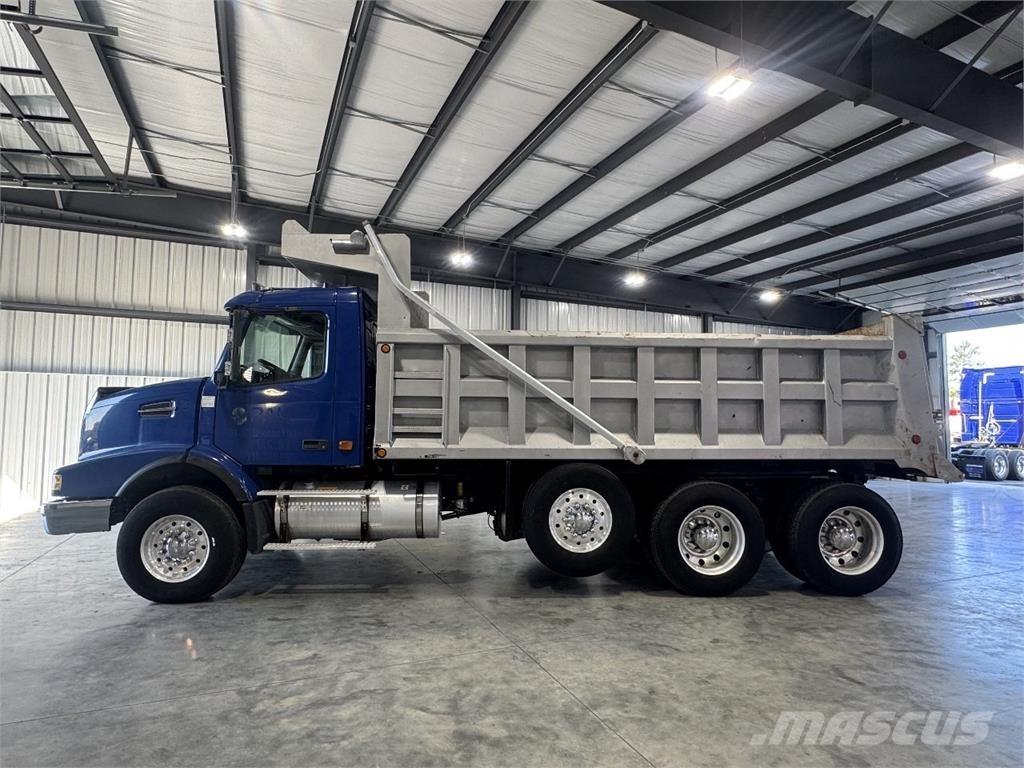 Volvo VHD Camiões basculantes