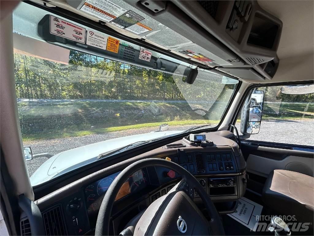 Volvo VNL42T300 Cavalos Mecânicos