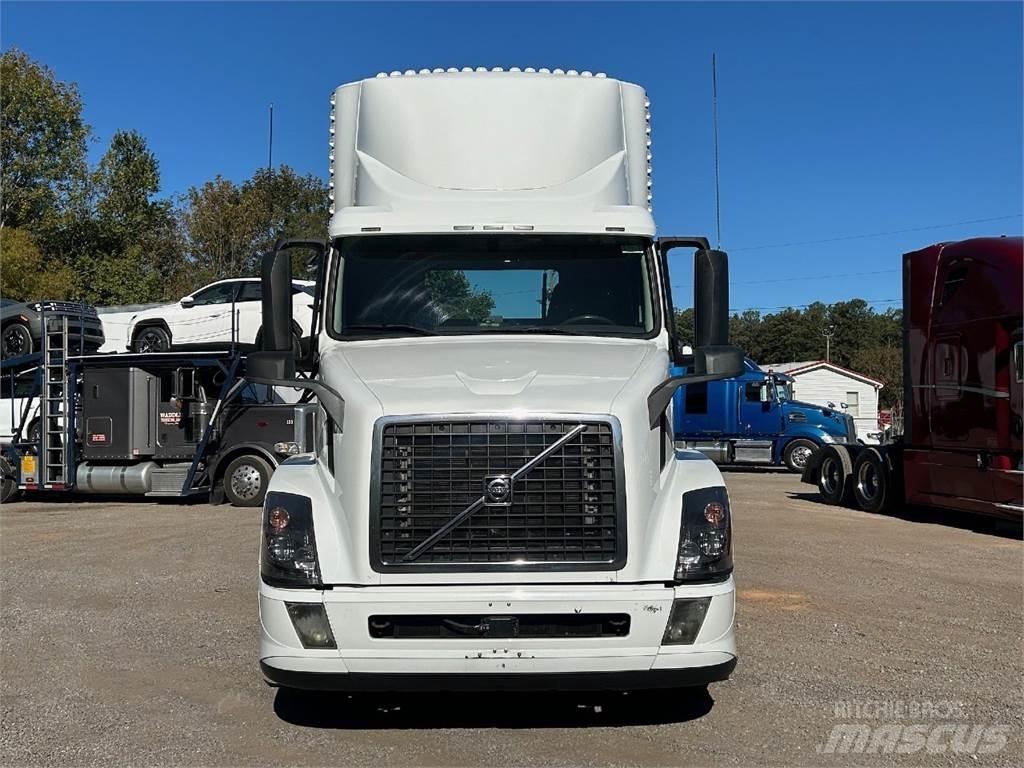 Volvo VNL42T300 Cavalos Mecânicos