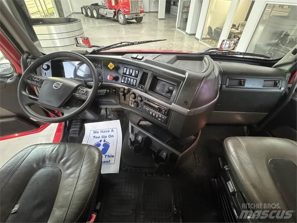 Volvo VNL64T740 Cavalos Mecânicos