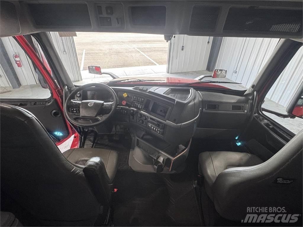 Volvo VNL64T740 Cavalos Mecânicos