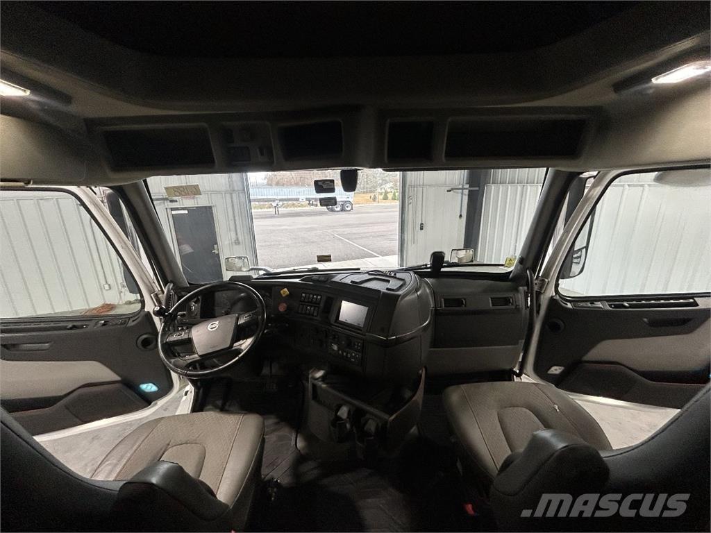 Volvo VNL64T740 Cavalos Mecânicos