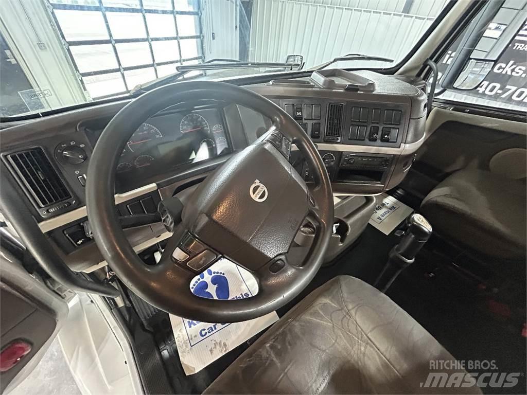 Volvo VNM64T200 Cavalos Mecânicos
