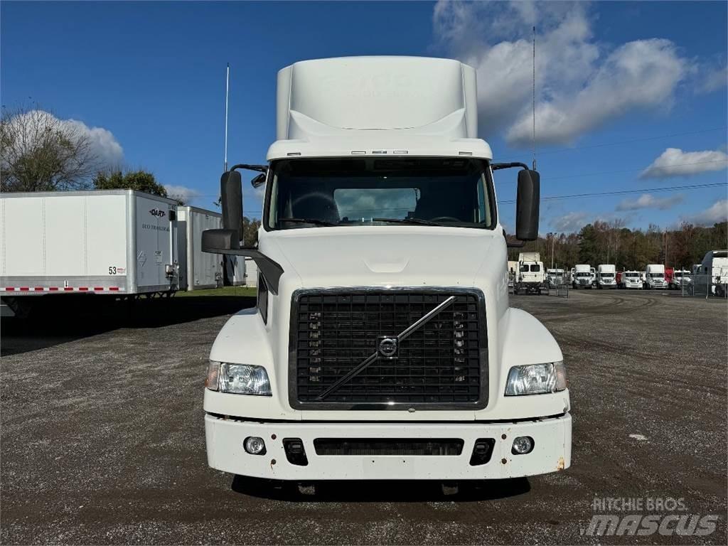 Volvo VNM64T200 Cavalos Mecânicos