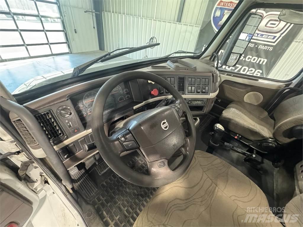 Volvo VNM64T200 Cavalos Mecânicos