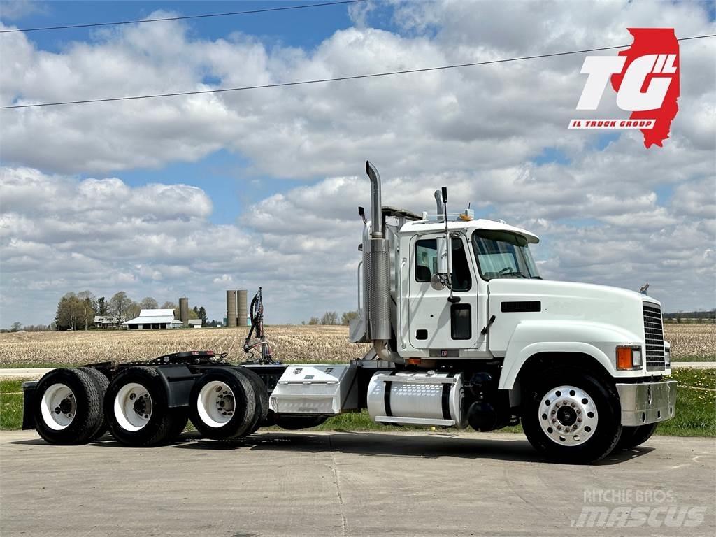 Mack CH613 Cavalos Mecânicos