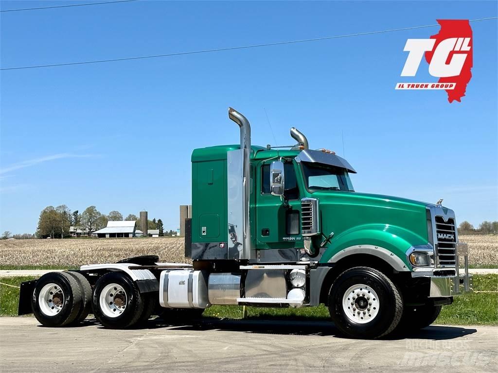 Mack Titan TD713 Cavalos Mecânicos