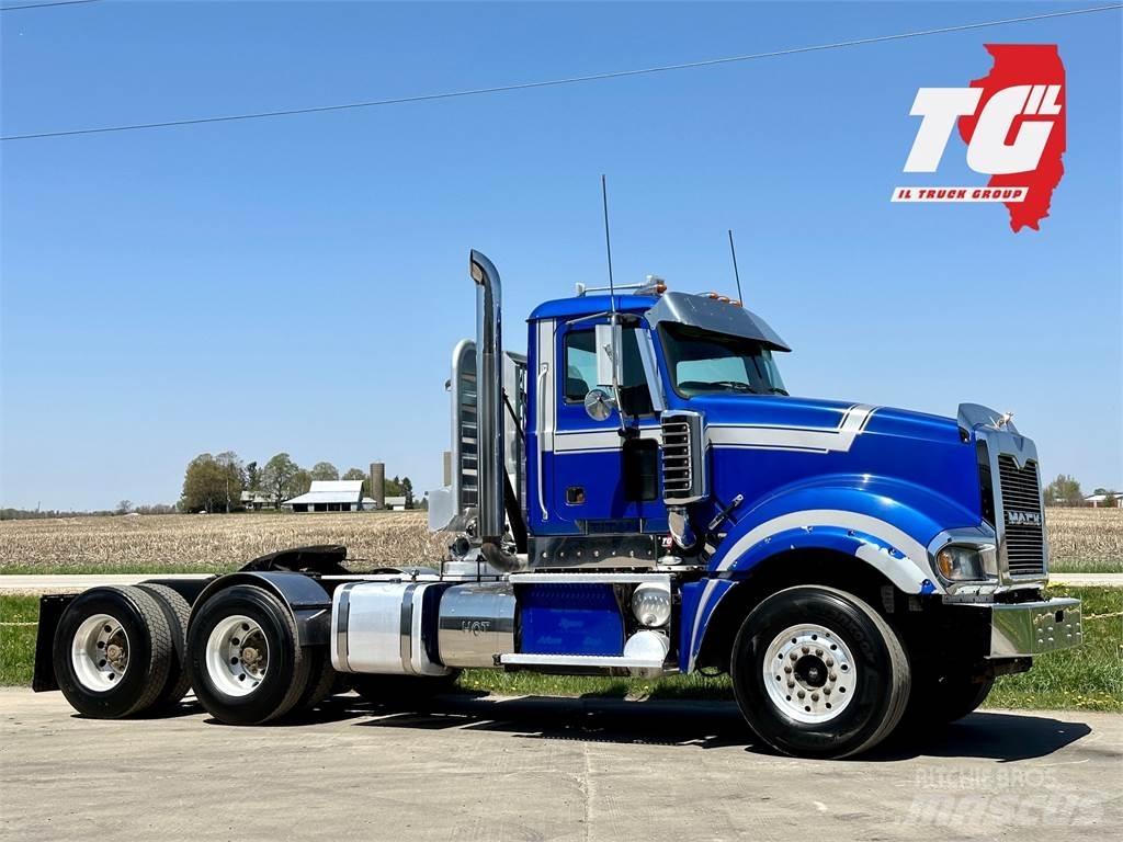 Mack Titan TD713 Cavalos Mecânicos