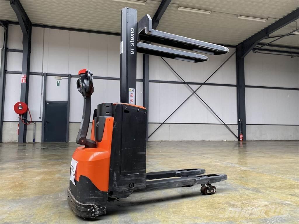 Toyota BT SWE080L Self propelled stackers