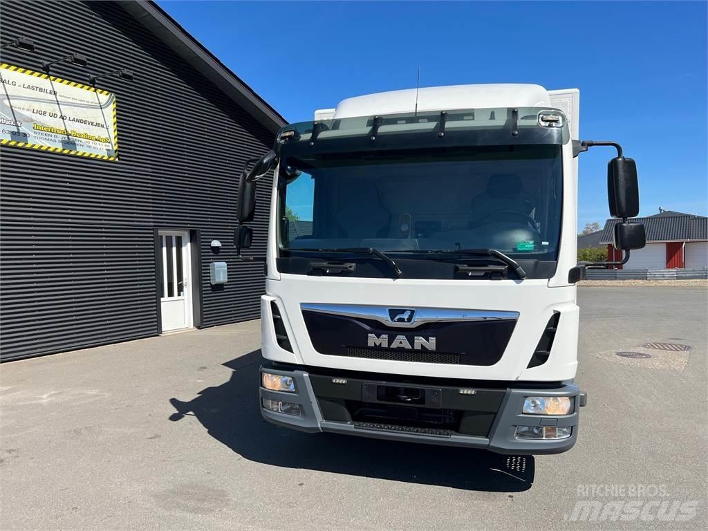 MAN TGL 12.220 Caminhões de caixa fechada