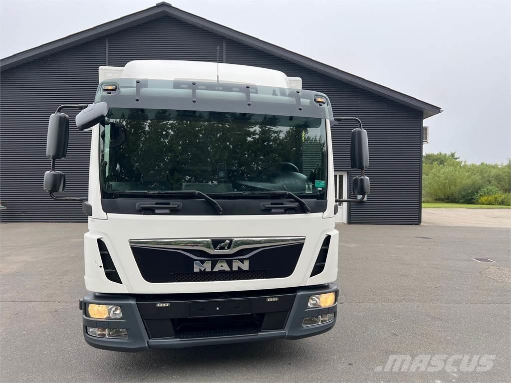 MAN TGL 12.220 Caminhões de caixa fechada