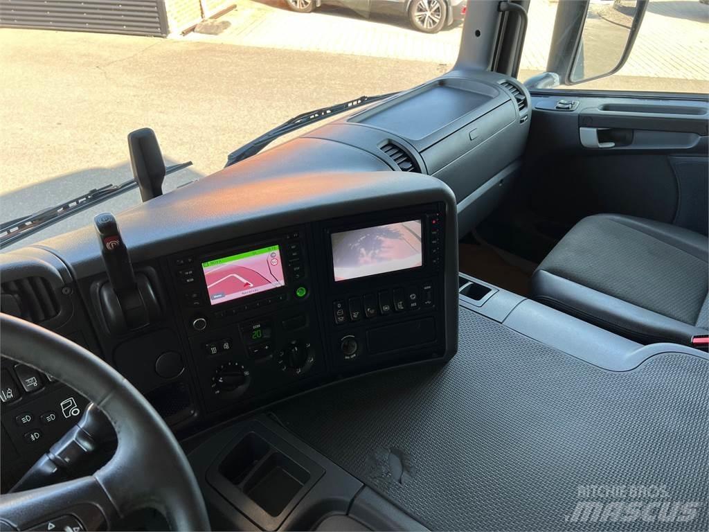 Scania P250 Caminhões de caixa fechada