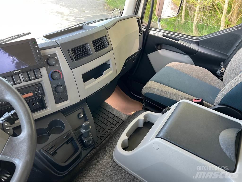 Volvo FL250 Caminhões caixa temperatura controlada