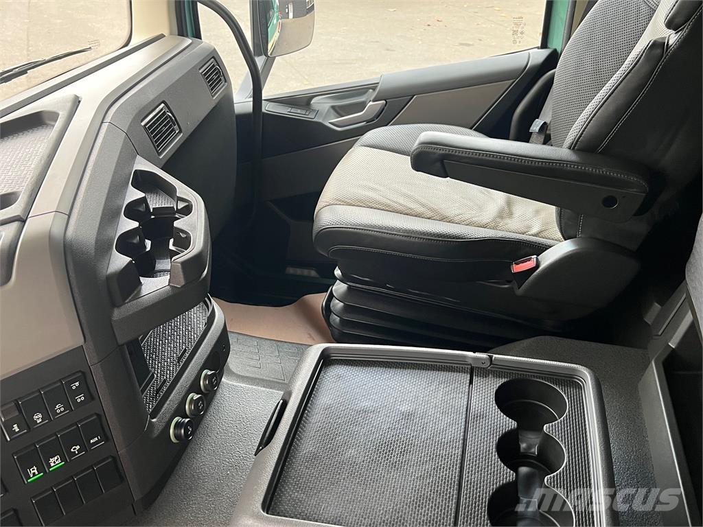 Volvo FM500 Globe Camiões caixa desmontável com elevador de cabo