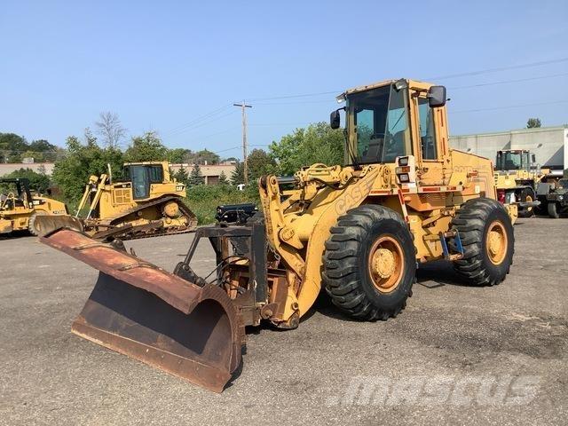 CASE 621B Carregadeiras de rodas