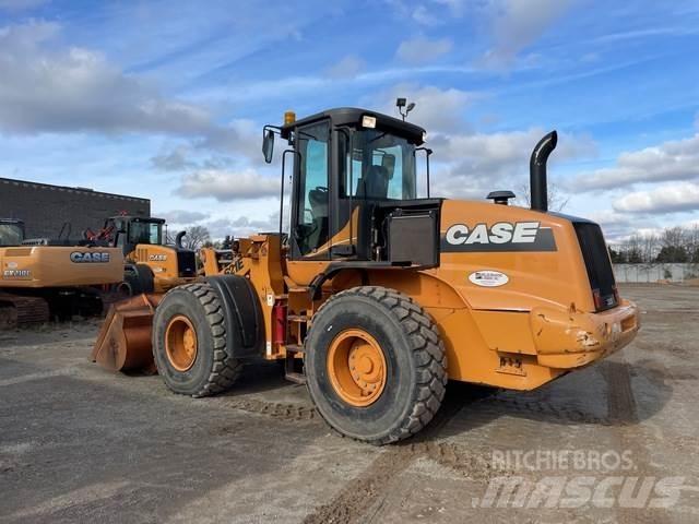 CASE 621E Carregadeiras de rodas