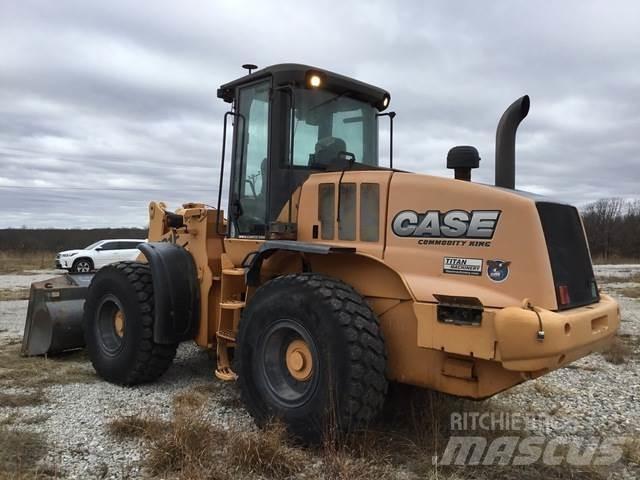 CASE 621F Carregadeiras de rodas