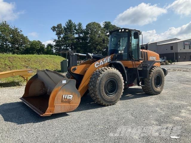 CASE 821G Carregadeiras de rodas
