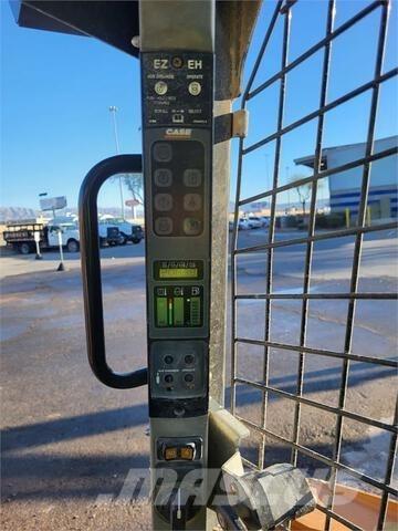CASE TR270 Minicarregadeiras